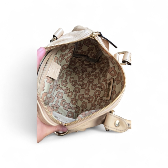 Gucci Mini Beige Leather Women's Bag - Picture 6 of 8